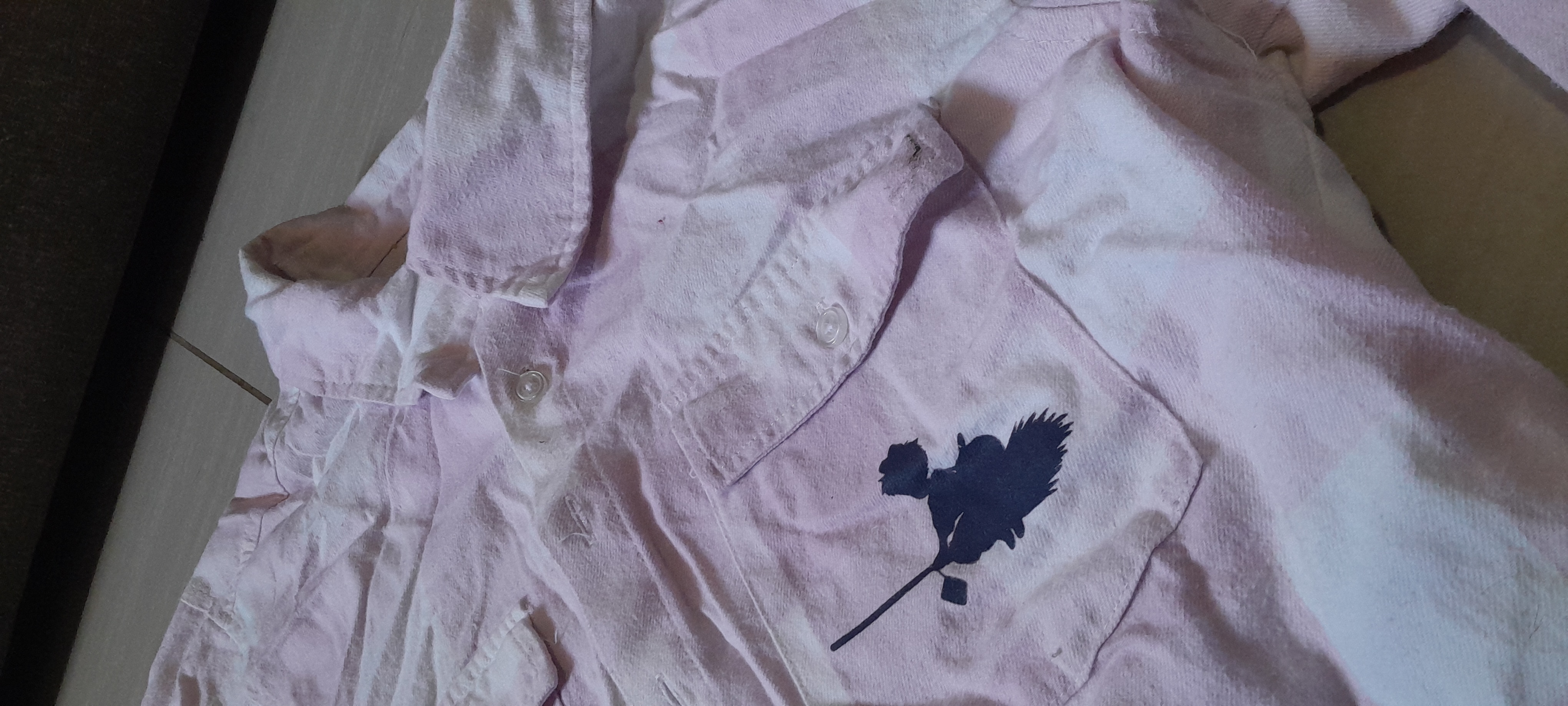 Camisa rosa de el estudio ghibli