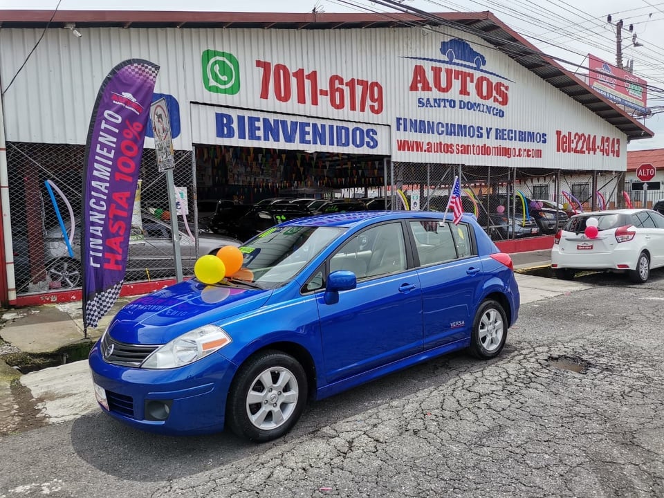 SE VENDE NISSAN VERSA S-2011-AUTOMATICO-? 5.275.000