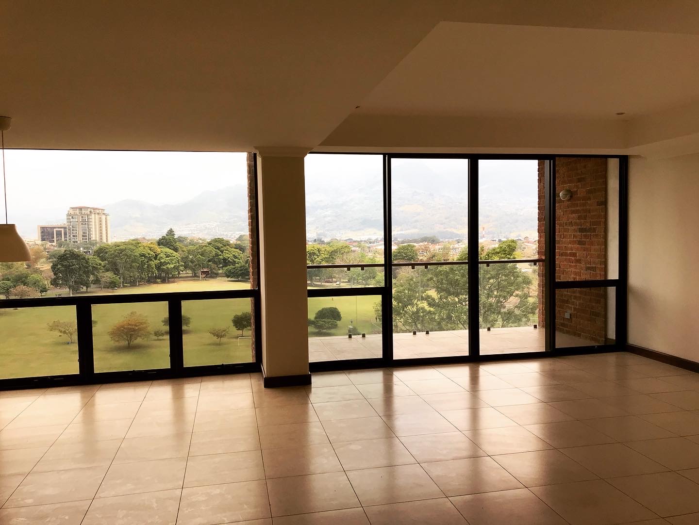 Alquiló hermoso apartamento, en Sabana Norte