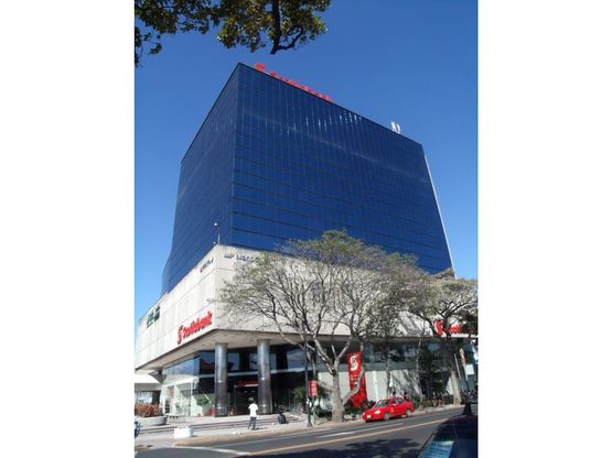 Oficina de 76 m2 en alquiler, Torre Mercedes. Paseo Colón, San José