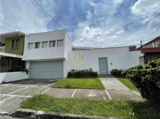 Casa con uso de suelo mixto a la venta, Sabana Sur