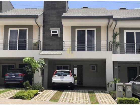 Moderna casa con estilo contemporáneo, Guachipelín Norte de Escazú