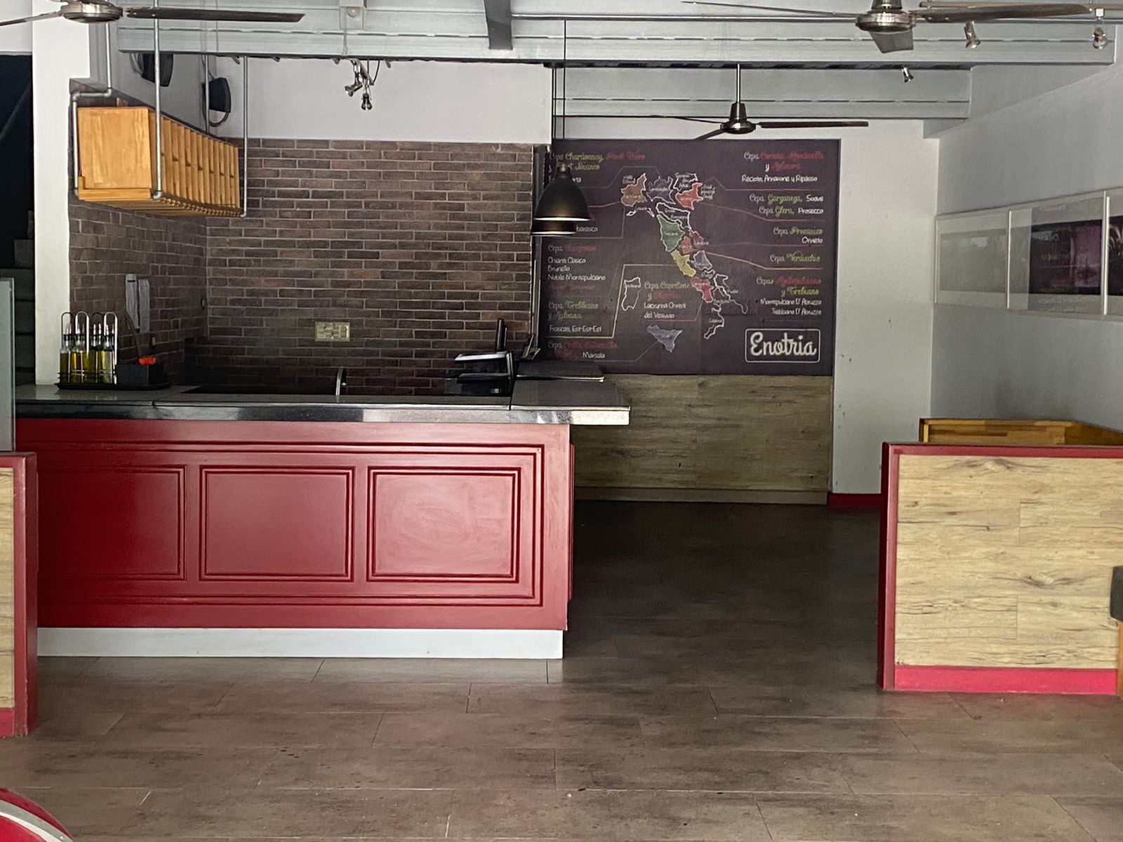 Local comercial de 110 m2 ideal para pizzería o restaurante en alquiler