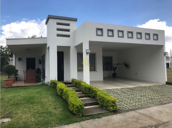 En venta casa en Condominio El Rincón, La Guácima