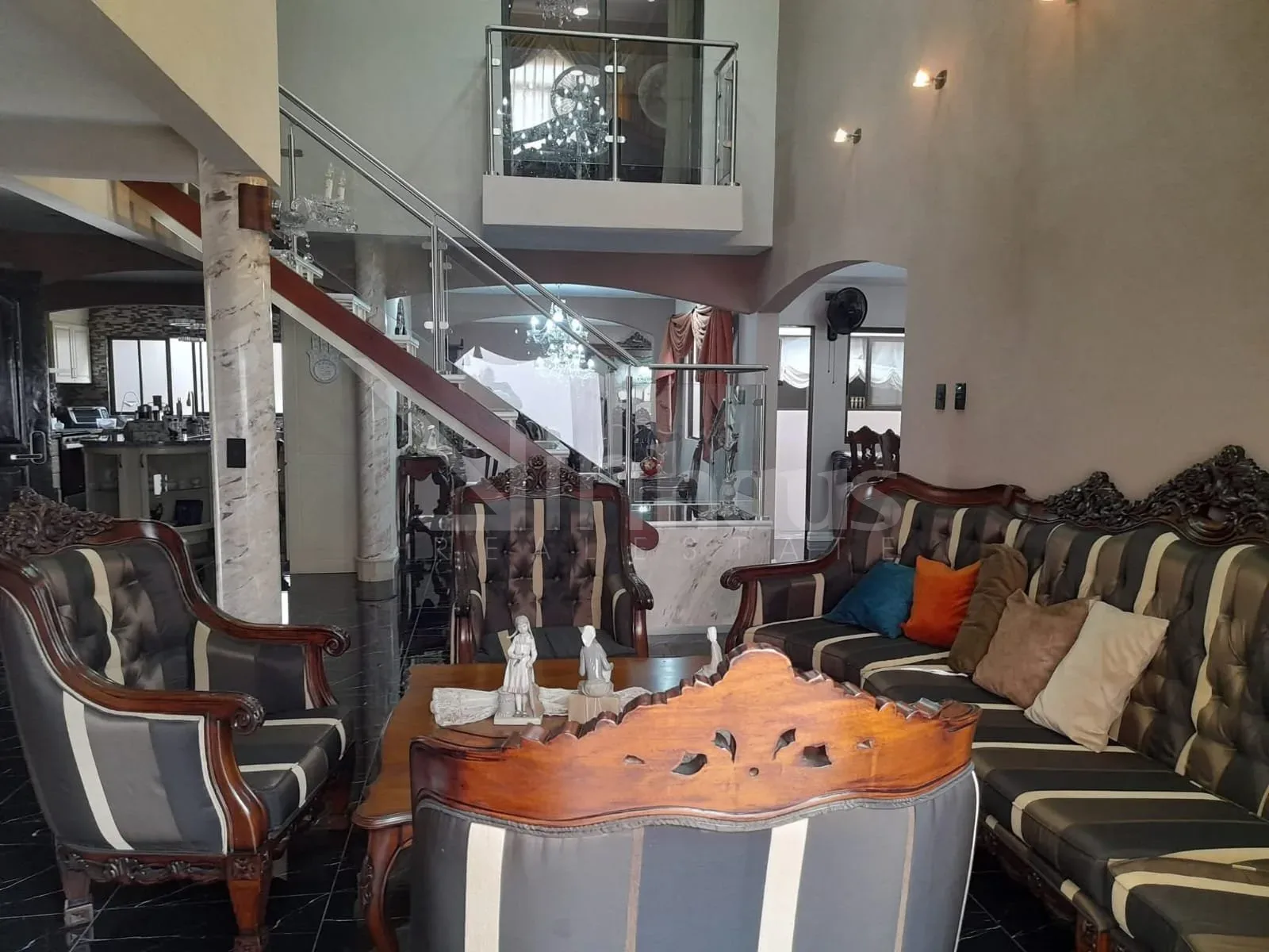 Venta de Condominio con 3 Casas en Lomas de Ayarco - foto 4