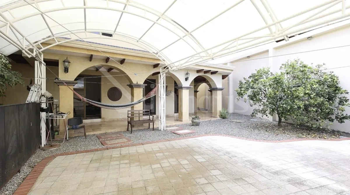 Venta de casa en Pinares - foto 3