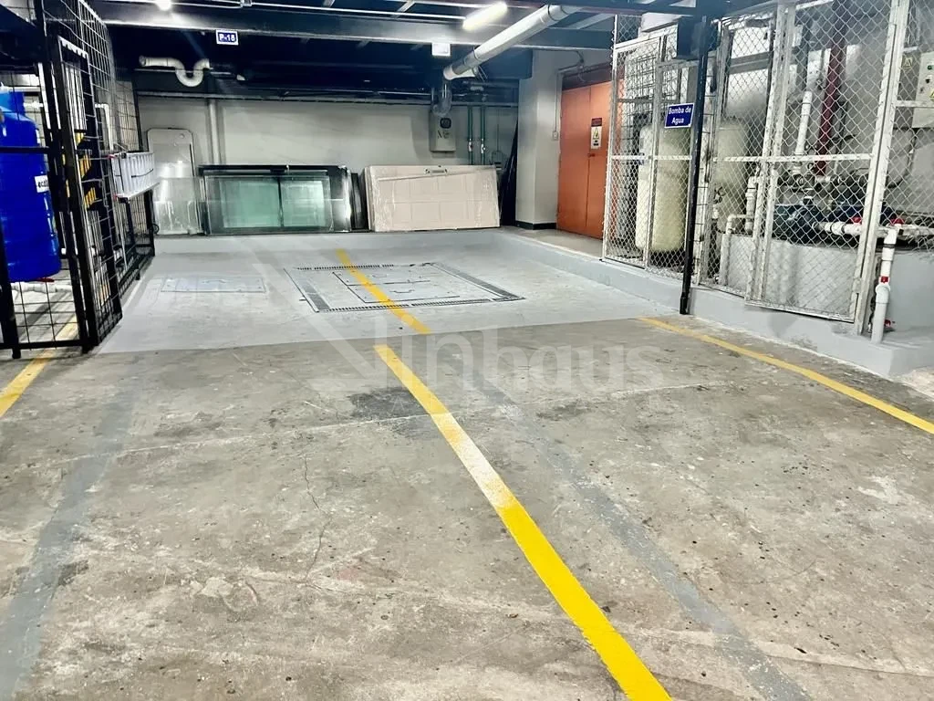 Alquiler de Edificio total o parcial en la mejor ubicación del centro de la capital - foto 2