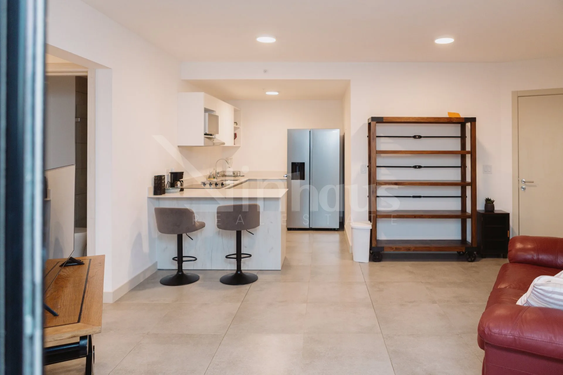 Alquiler de apartamento amueblado en Núcleo Sabana
