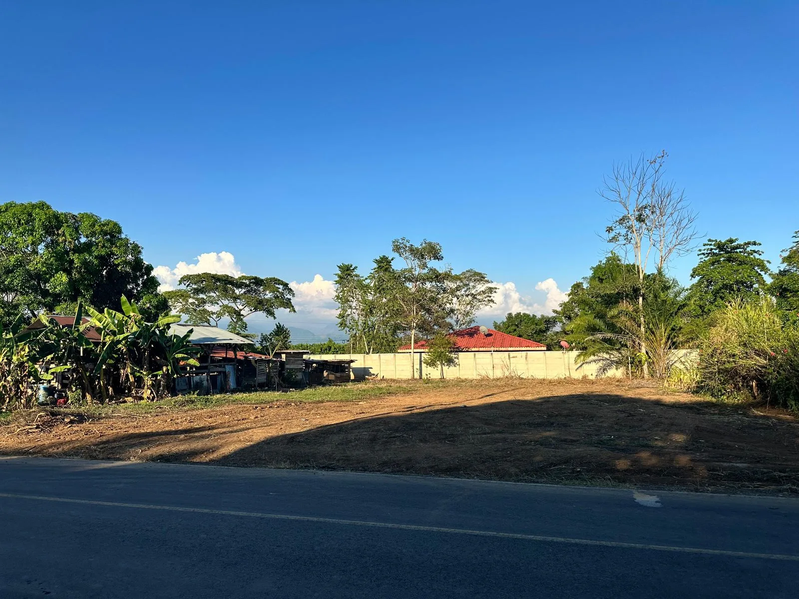 Se vende lote de 1.000m2 plano