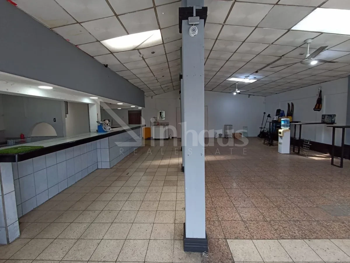 Venta de Local Comercial sobre Calle Principal de San Antonio de Desamparados - foto 2