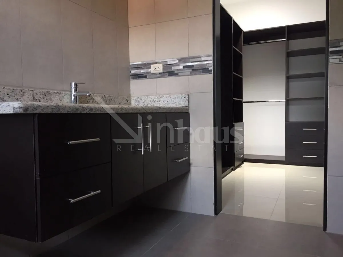 Casa Nueva en Venta en Rohrmoser, con excelente ubicación. - foto 6