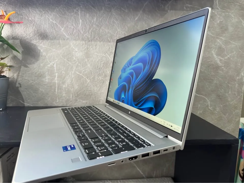 Laptop HP EliteBook i7-12generacion - foto 3