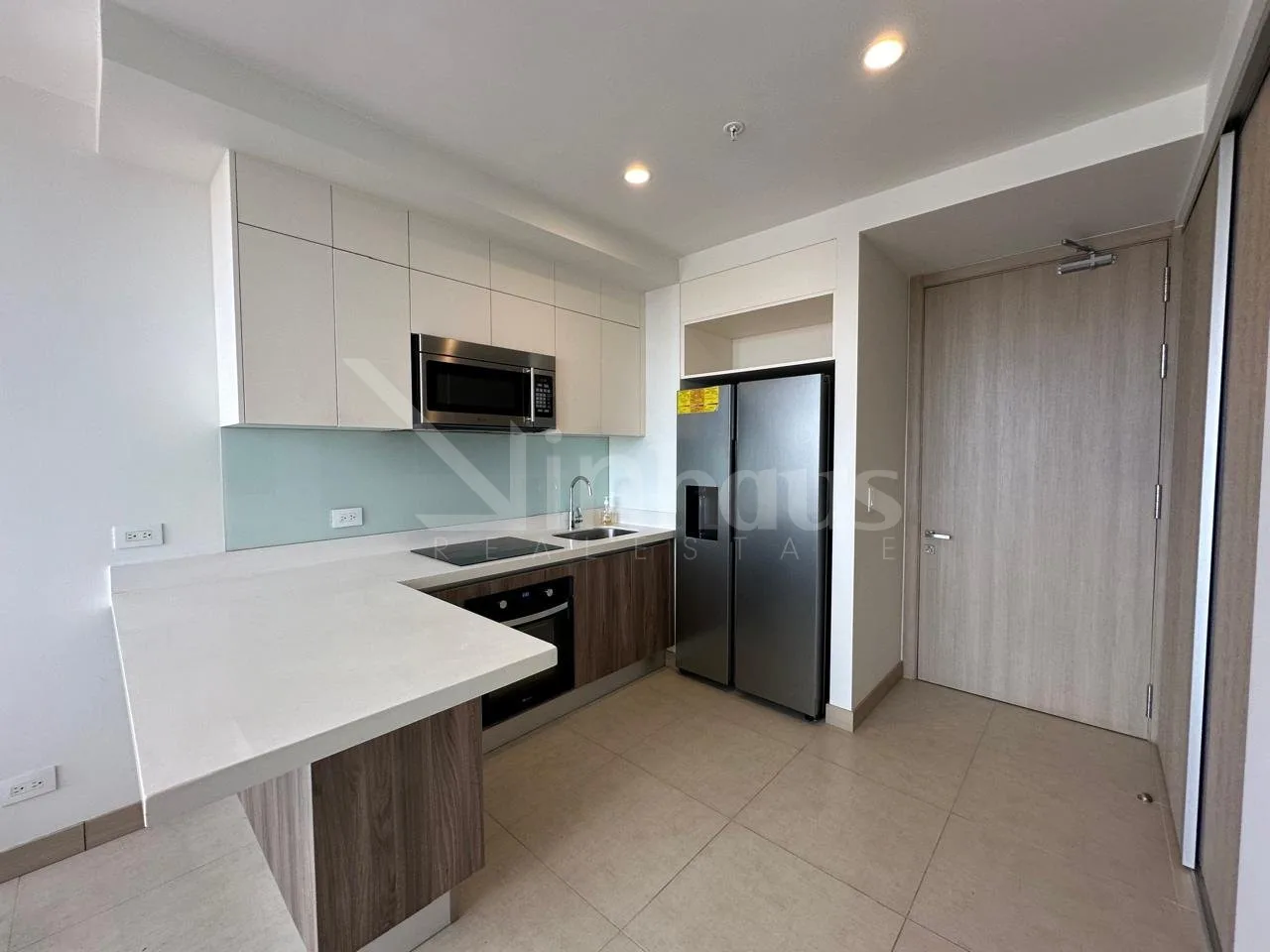Venta de apartamento de una habitación en Torre Las Loras, Curridabat.