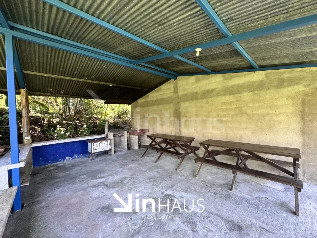 Venta de finca con cabaña en El Yas de Paraíso de Cartago