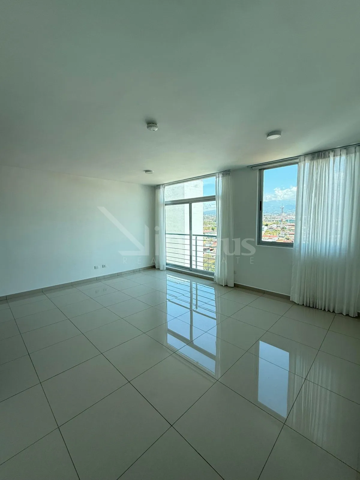 Alquiler de apartamento - Tibas - foto 2
