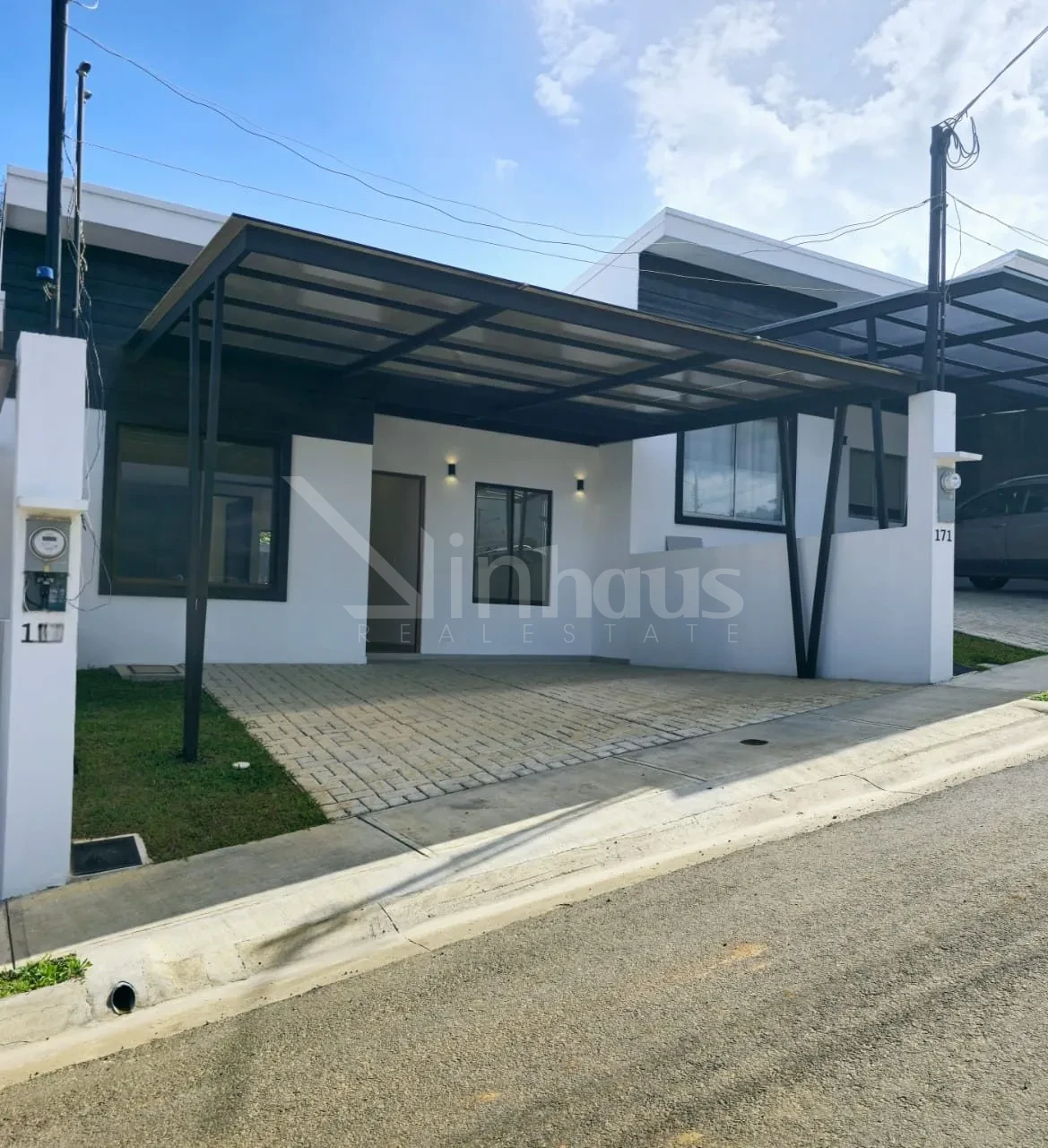 Venta de moderna casa en Condominio, Tejar de El Guarco, Cartago