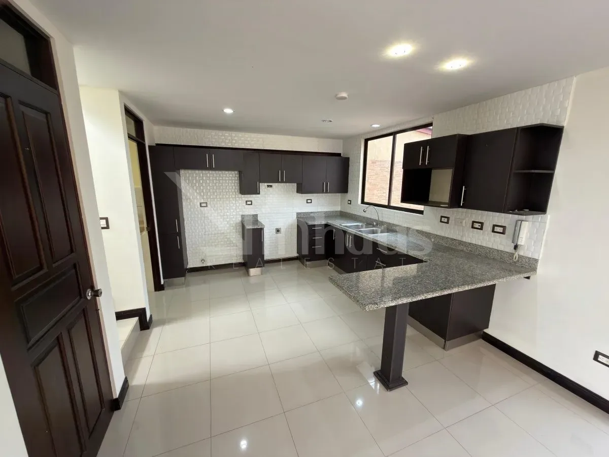 Venta de casa en condominio La Hacienda en Cartago - foto 4