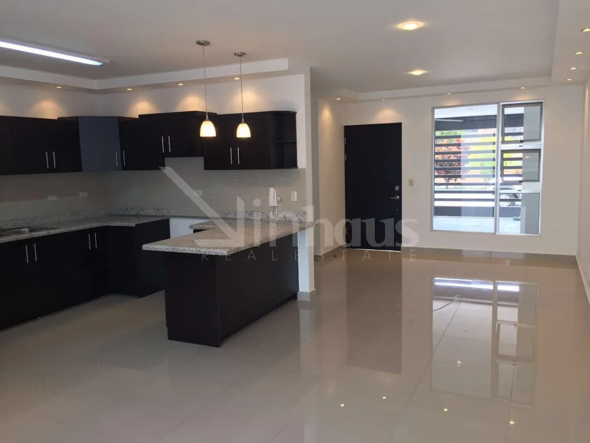Casa Nueva en Venta en Rohrmoser, con excelente ubicación. - foto 4
