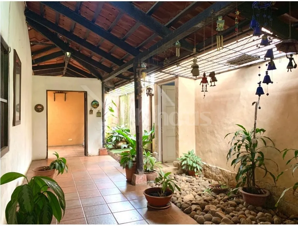 Venta de Casa Colonial en San Antonio de Escazú - foto 6