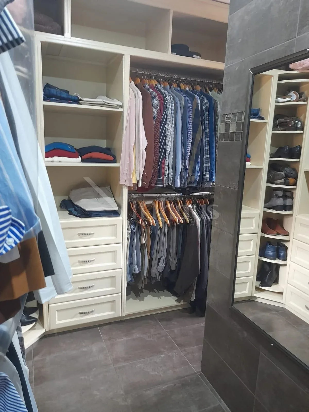 Venta de Condominio con 3 Casas en Lomas de Ayarco - foto 3