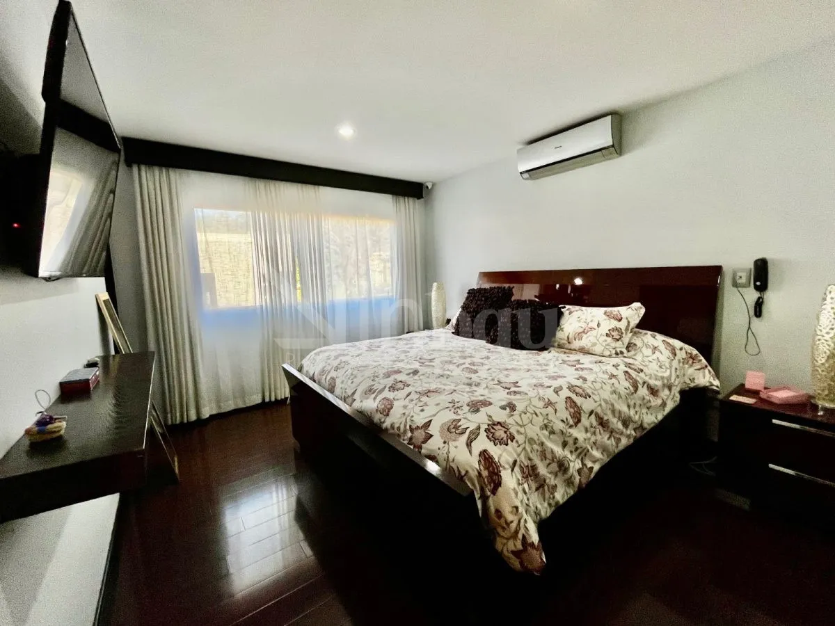 Venta de casa en condominio Trocadero, en Santa Ana. - foto 3