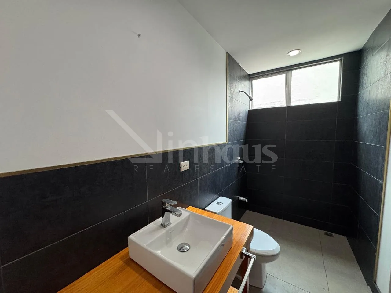 Se alquila casa en residencial, en Bello Horizonte, Escazú - foto 2