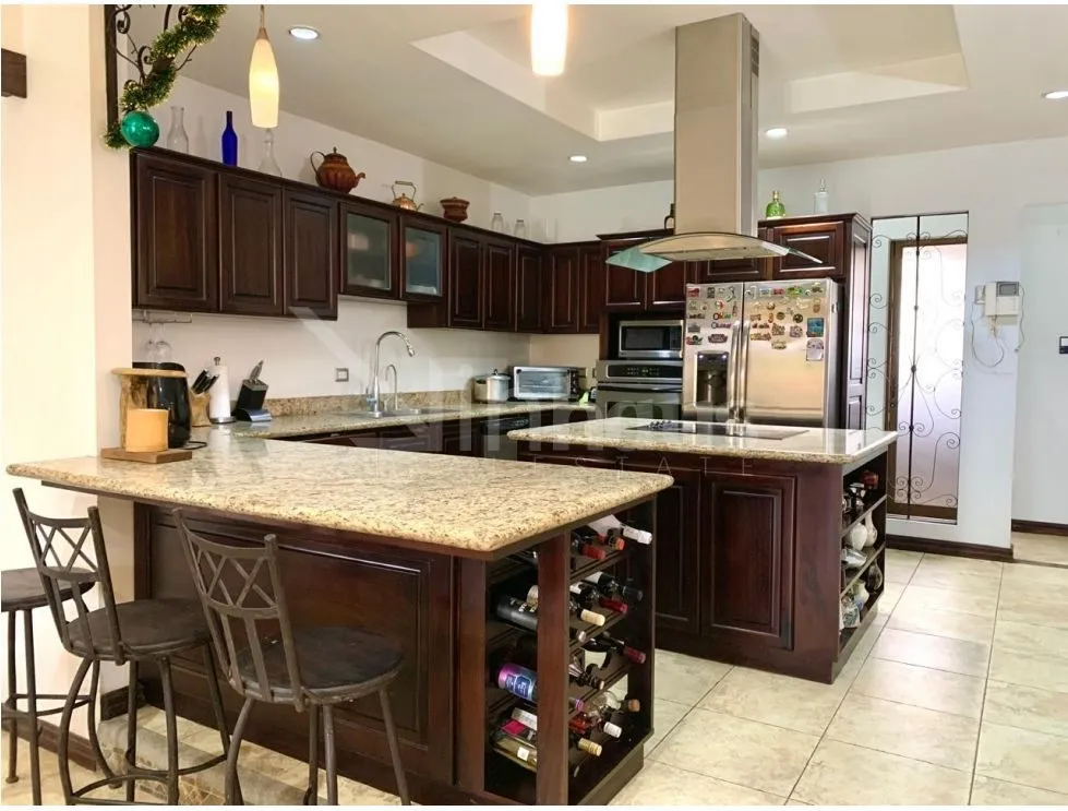 Venta de Casa en Residencial en Escazú