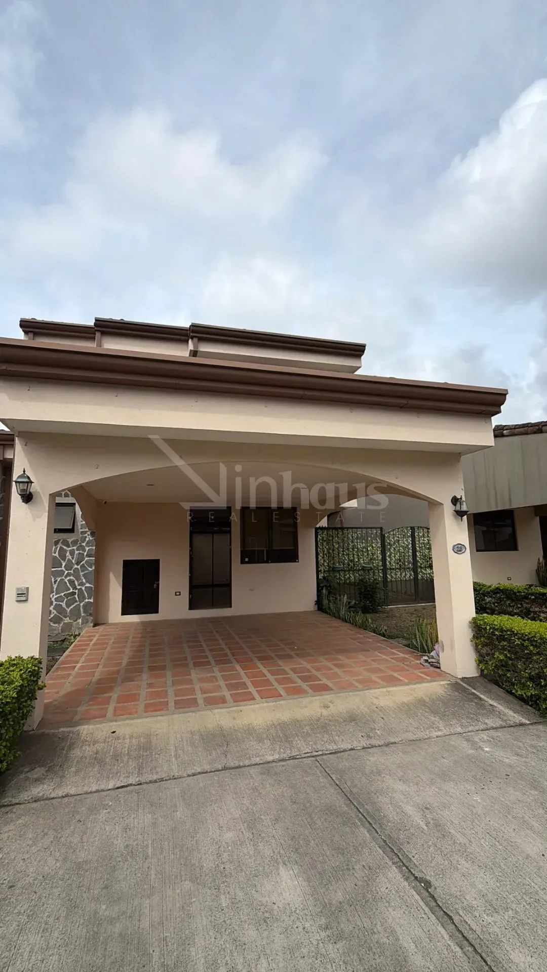 Venta de casa en condominio La Hacienda en Cartago