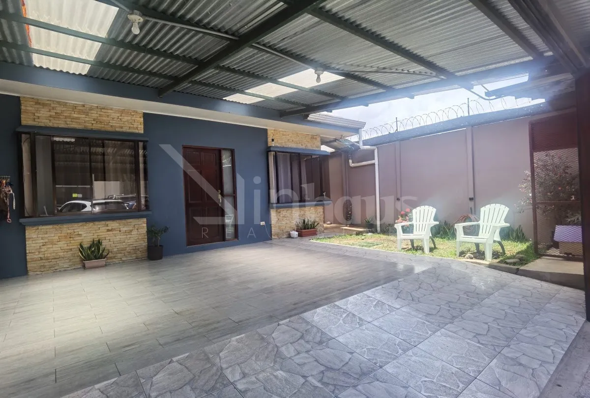 Venta de casa de 2 plantas - Patarra - foto 6