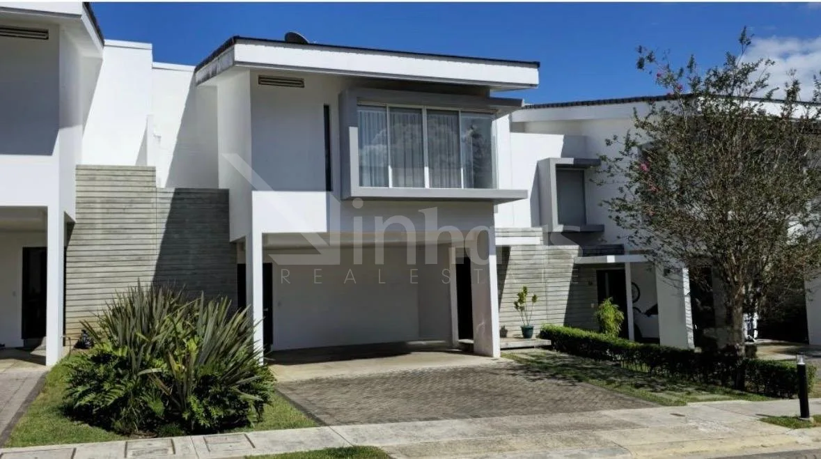 Venta de Casa en Condomino Vía Horizonte