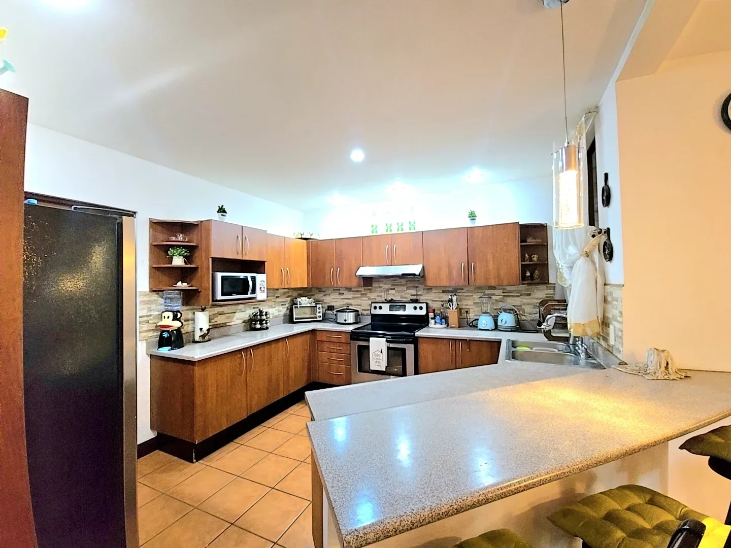 SE VENDE CASA COLONIAL MODERNA CON OFICINA INDEPENDIENTE Y UBICACION ESTRATEGICA EN HEREDIA - foto 5