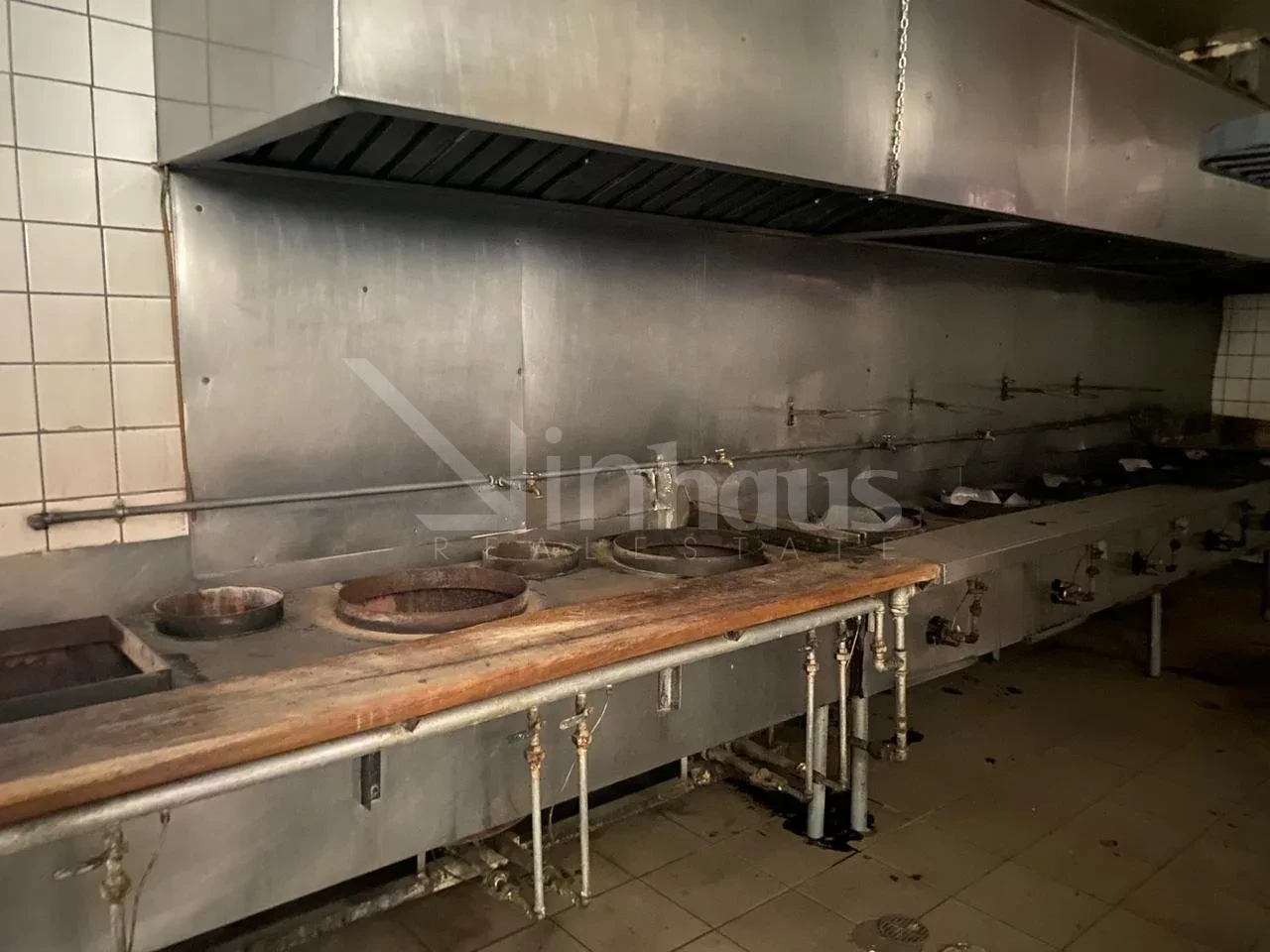 Venta de propiedad comercial ideal para restaurante, supermercado, bodega en Bo Chino, San José - foto 4