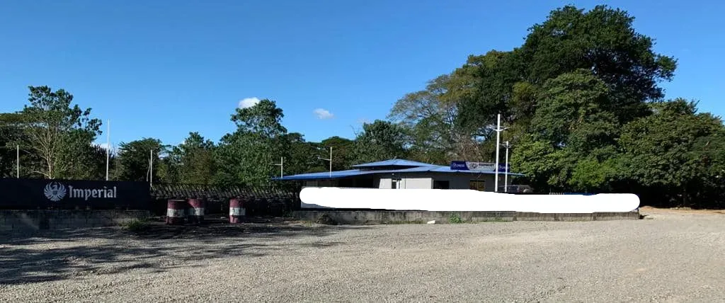 Se vende amplio local comercial, ubicado justo en el cruce de 27 de Abril, Guanacaste. - foto 5