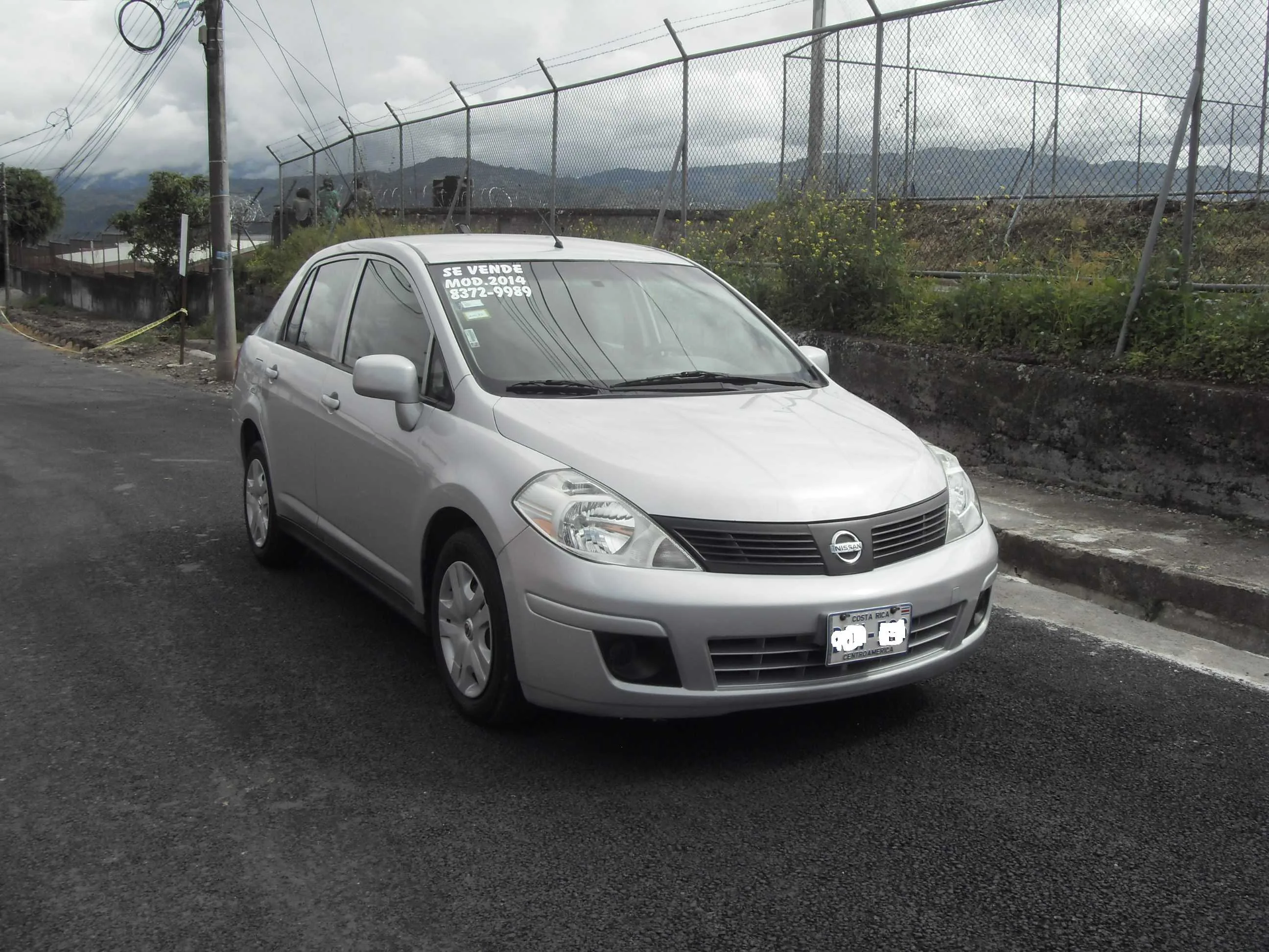 Nissan Tiida 2014 manual 1600cc - foto 3