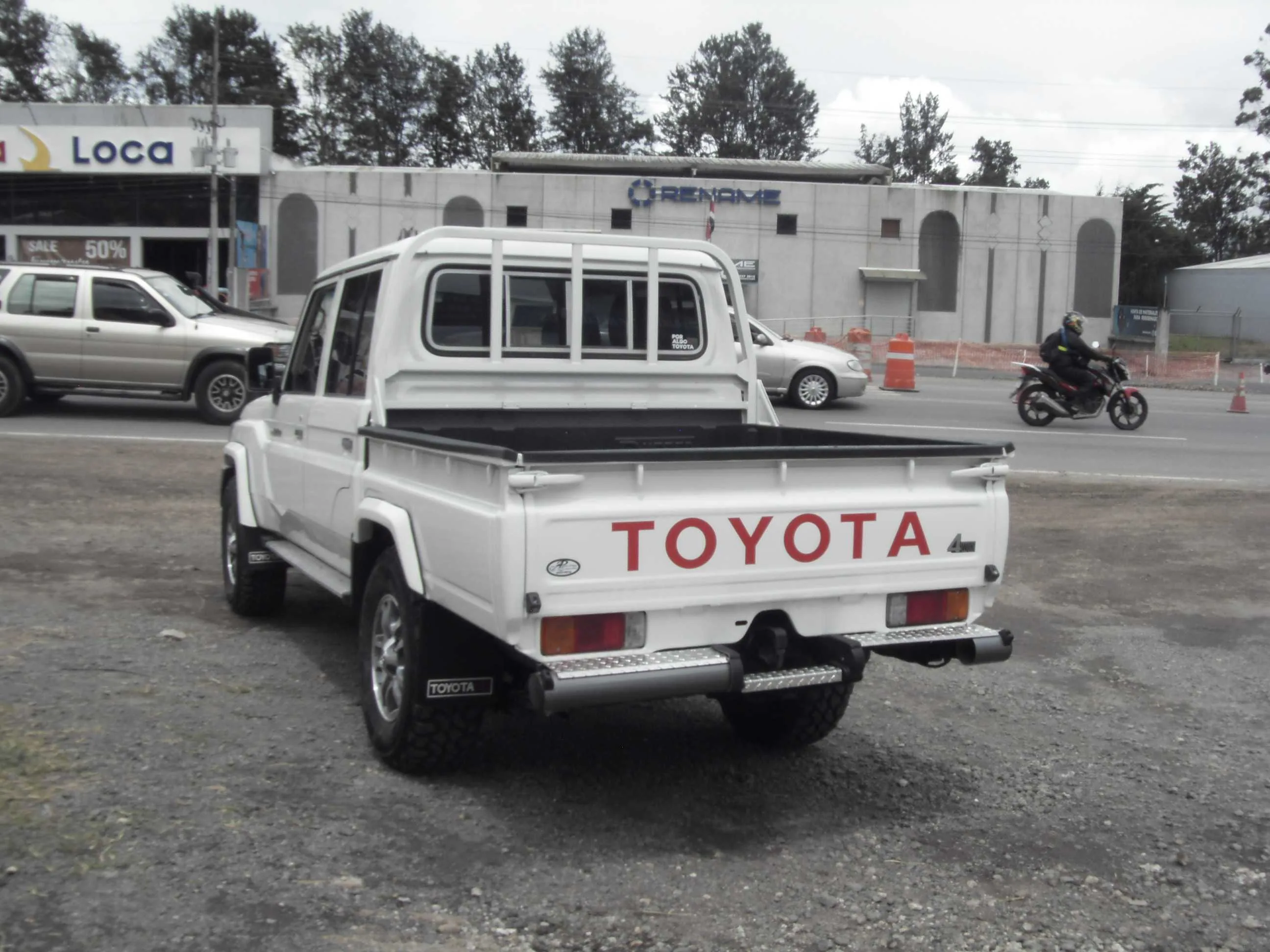 Toyota Land Cruiser Pick uo 4x4 Doble cabina - foto 5