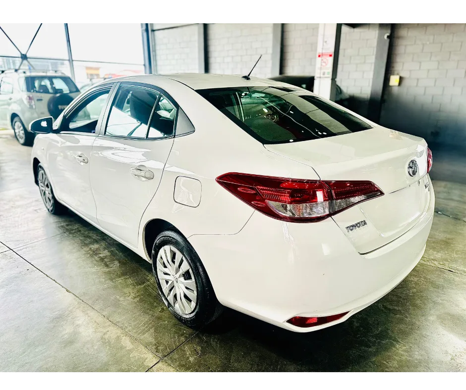 Hermoso Toyota Yaris 2019 - foto 2