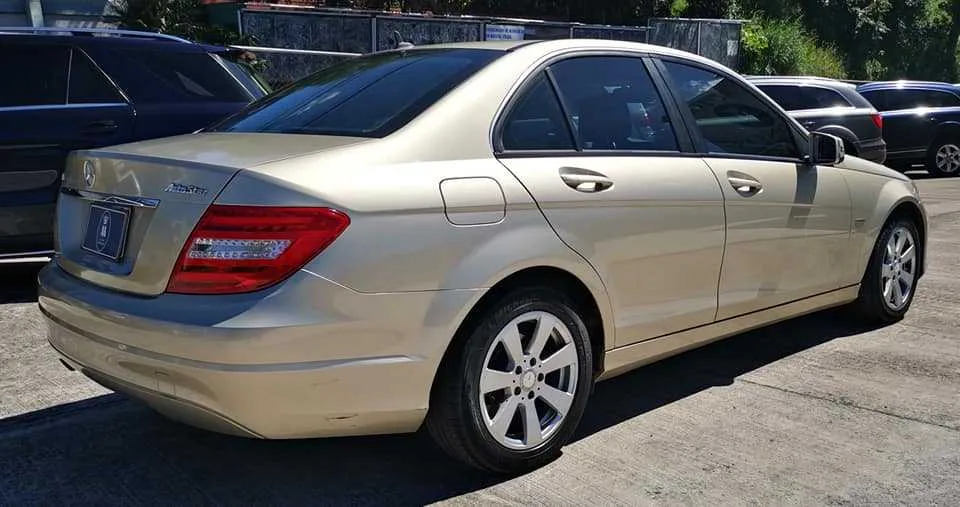 Se vende Mercedes Benz C180  Año 2012. - foto 4