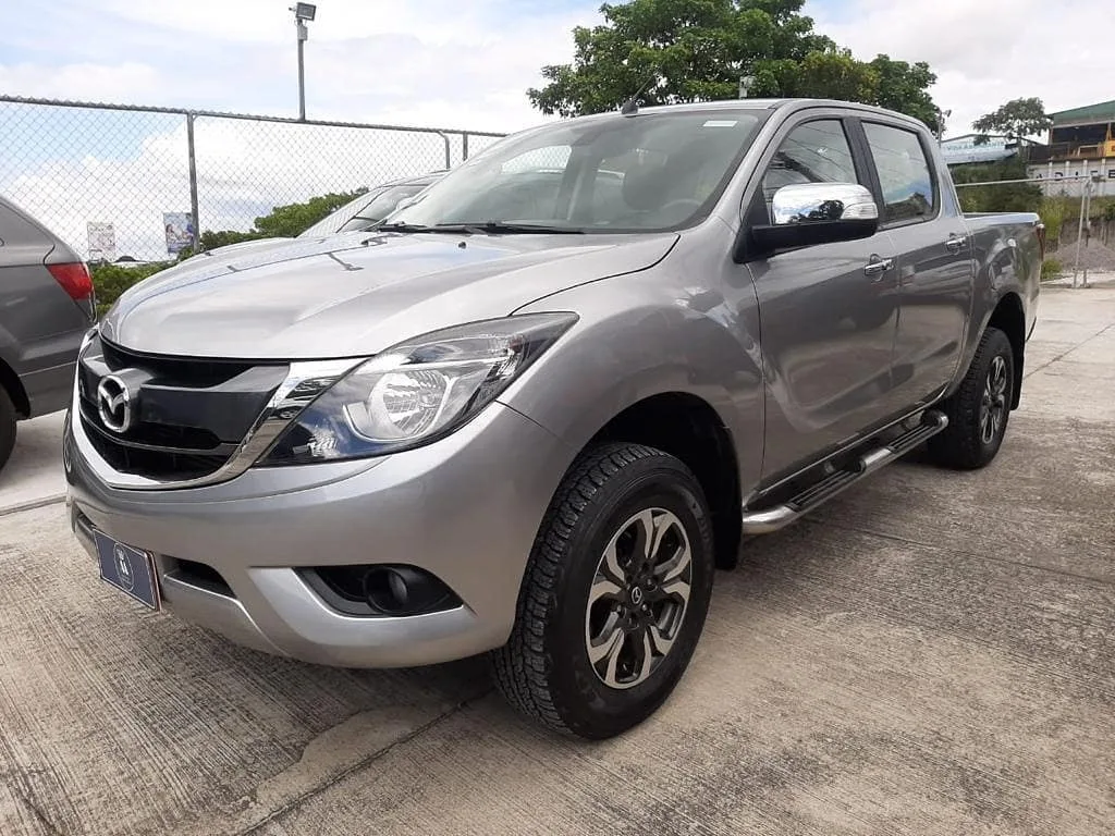 Se vende Mazda BT50 2018