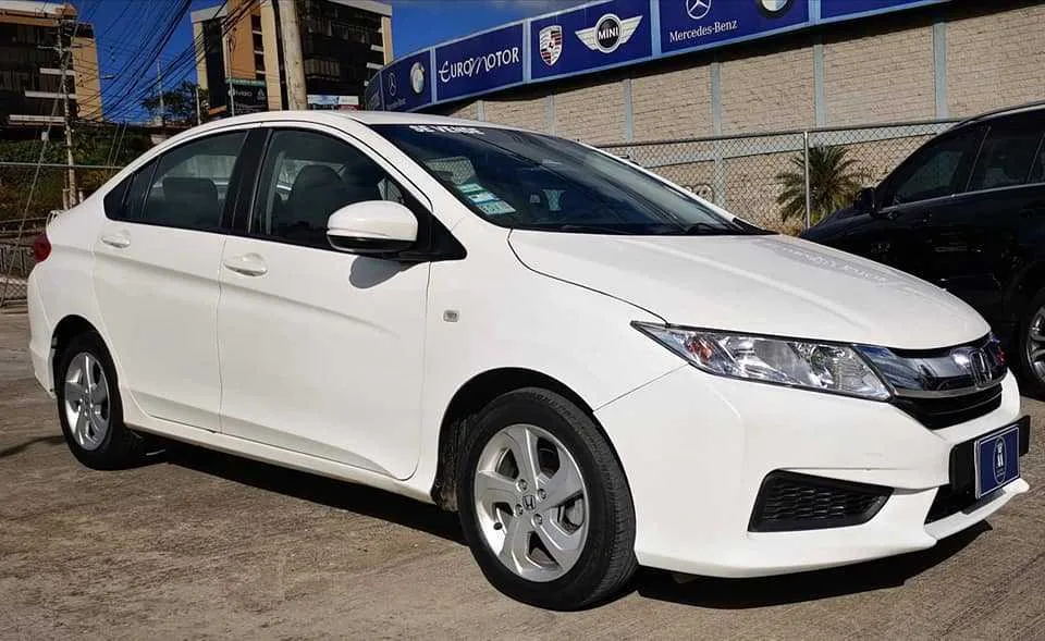 Se vende Honda City 2014 - foto 2