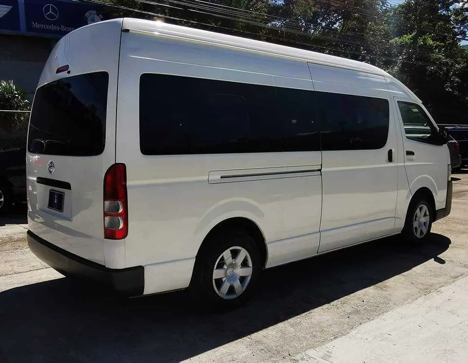 Se vende Toyota Hiace 2019 - foto 3