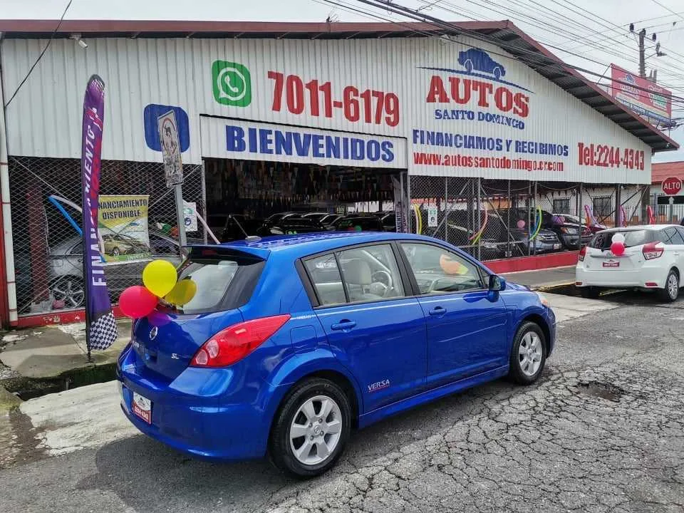 SE VENDE NISSAN VERSA S-2011-AUTOMATICO-? 5.275.000 - foto 5