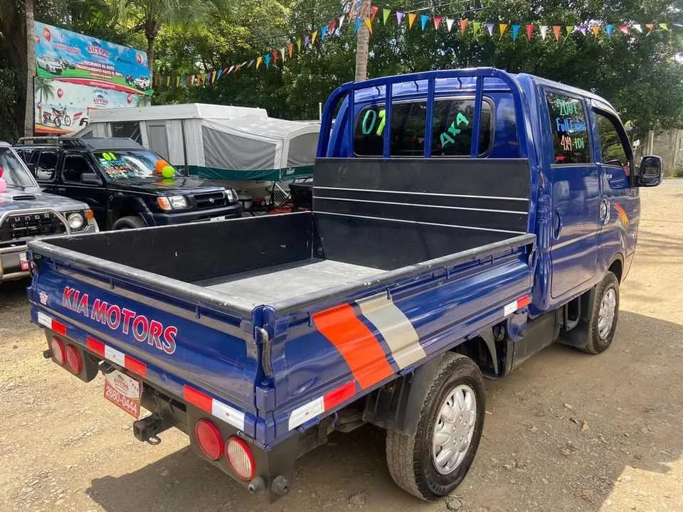 SE VENDE KIA BONGO III 2007 - foto 4