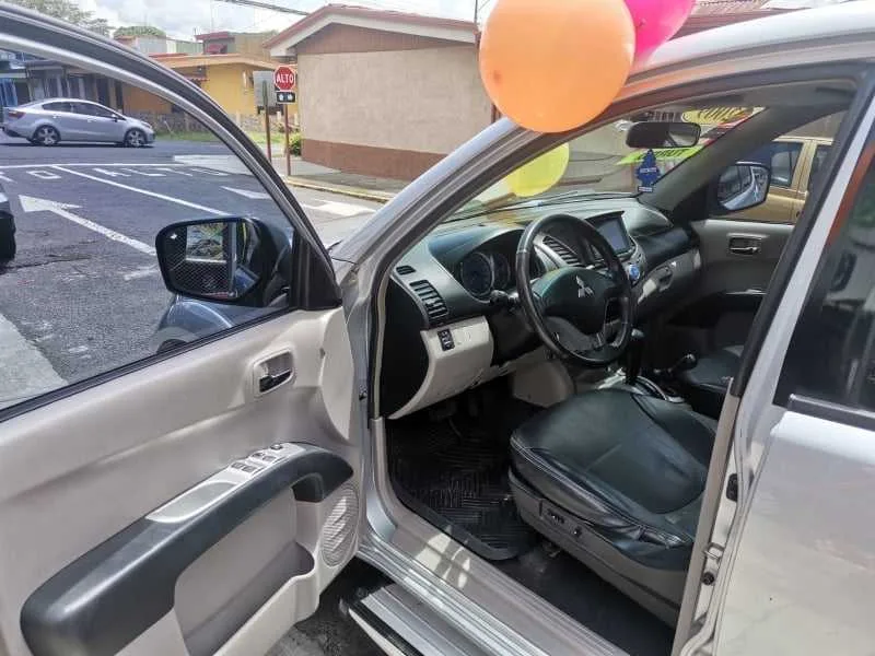 SE VENDE PICK UP-MITSUBISHI L200 SPORTERO-2009-DOBLE CABINA - foto 3
