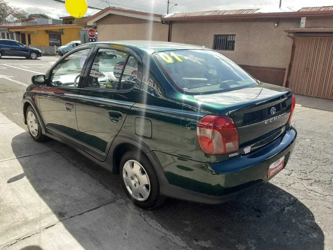 SE VENDE TOYOTA ECHO YARIS 2001 - foto 6