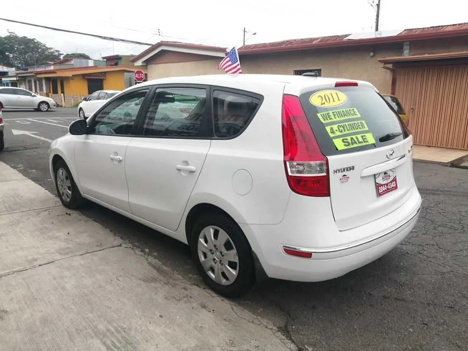 SE VENDE HYUNDAI ELANTRA TOURING GLS-2011-AUTOMÁTICO - foto 6