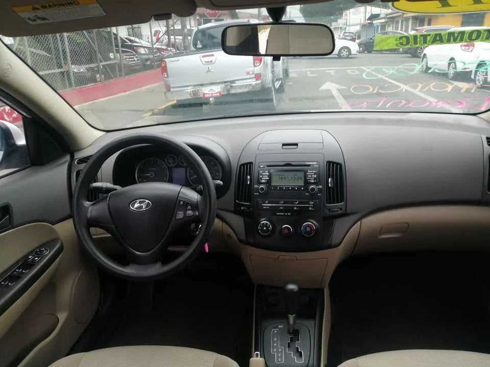 SE VENDE HYUNDAI ELANTRA TOURING GLS-2011-AUTOMÁTICO - foto 4