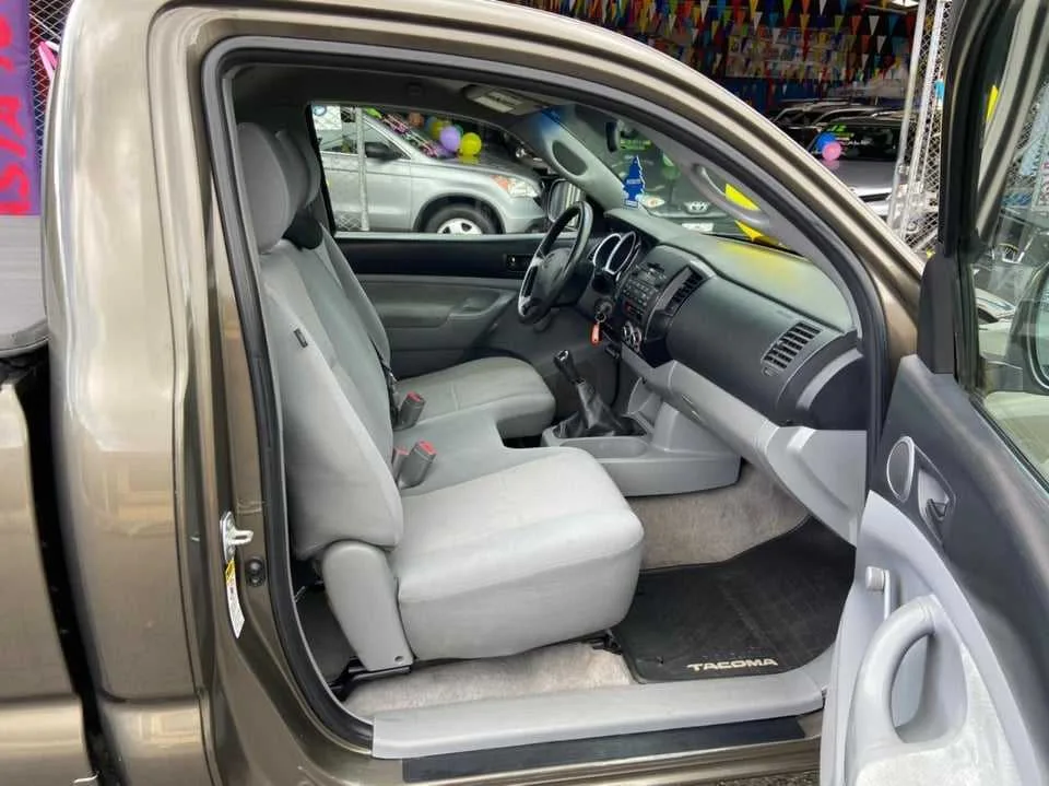 SE VENDE PICK UP-TOYOTA TACOMA-CABINA SENSILLA-2009 - foto 3