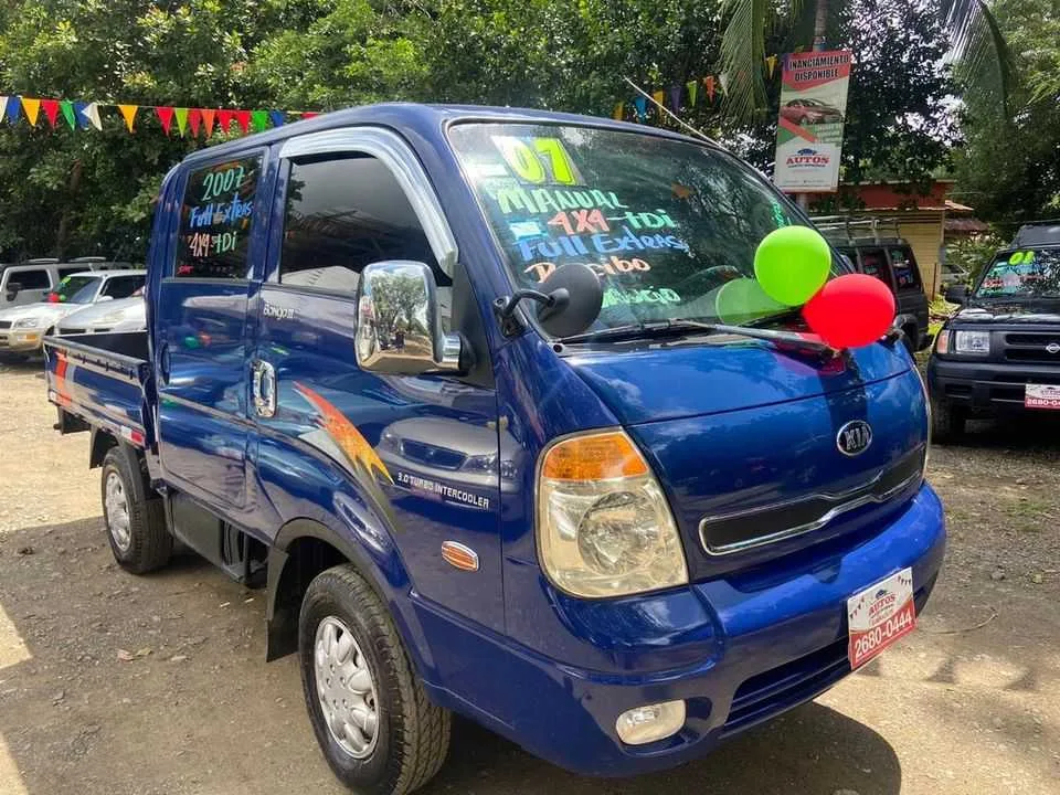 SE VENDE KIA BONGO III 2007 - foto 2