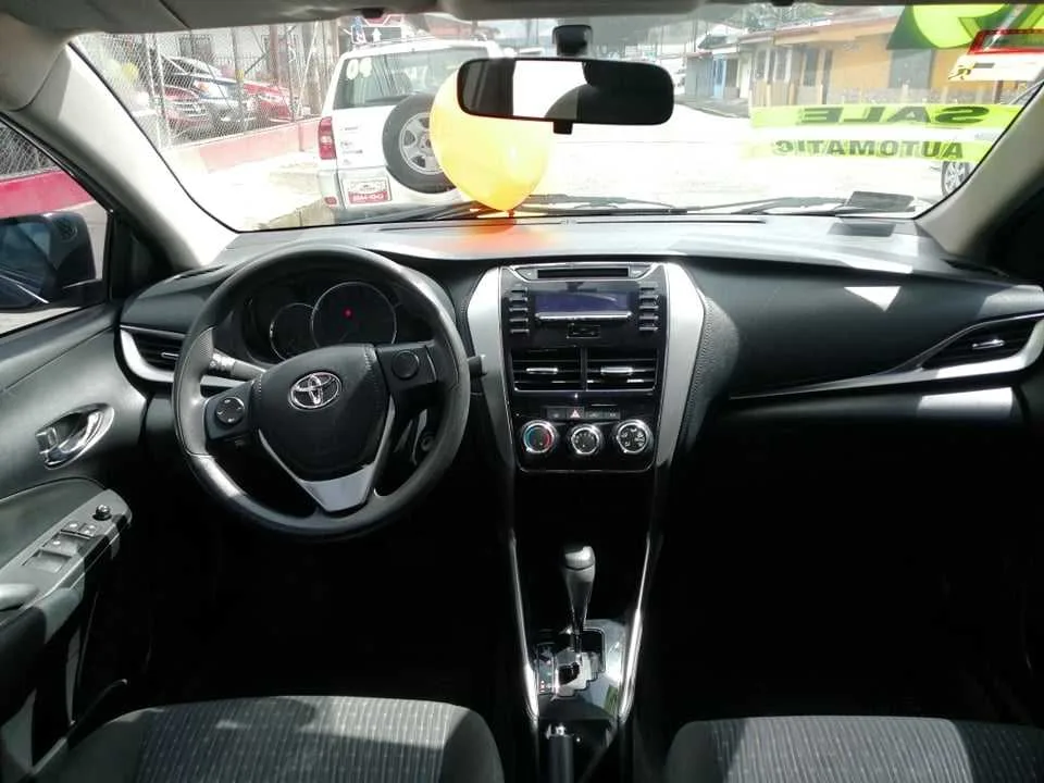 SE VENDE TOYOTA YARIS E-VVT-i-2019-AUTOMATICO TIP TRONIC - foto 4