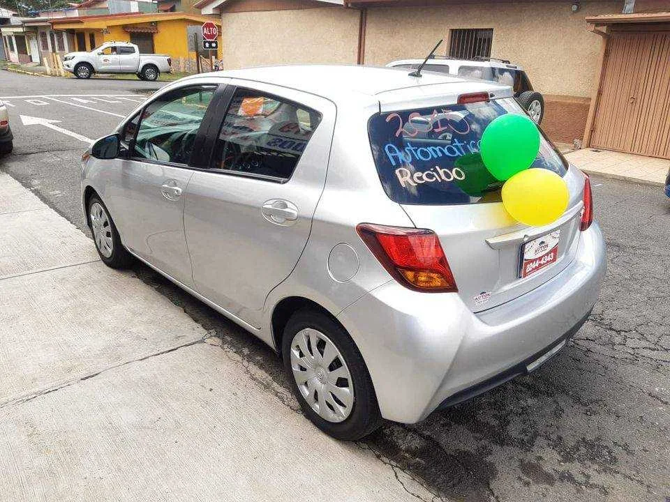 SE VENDE TOYOTA YARIS -VVTI 2015 - foto 5